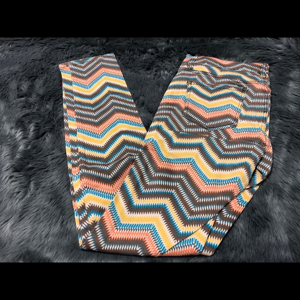 True Freedom Juniors Tribal Print Jean Pants